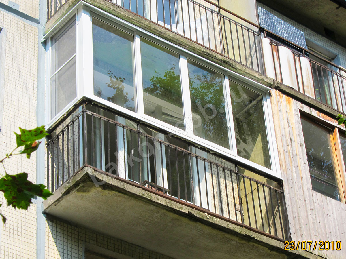 Остекление балкона без отделки